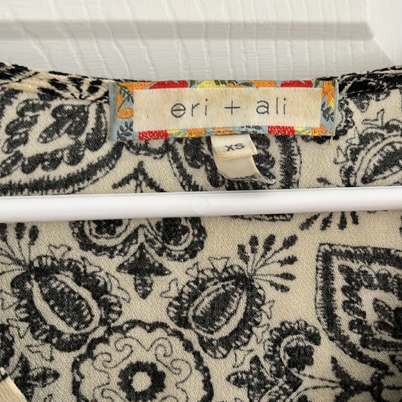 Eri + Ali Anthropologie Boho Top - Picture 3 of 5